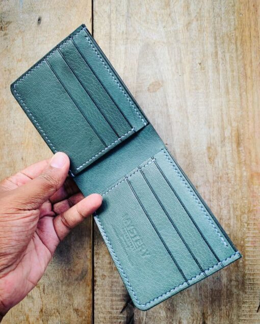 Mystery exclusives 6 cards bifold wallet P178